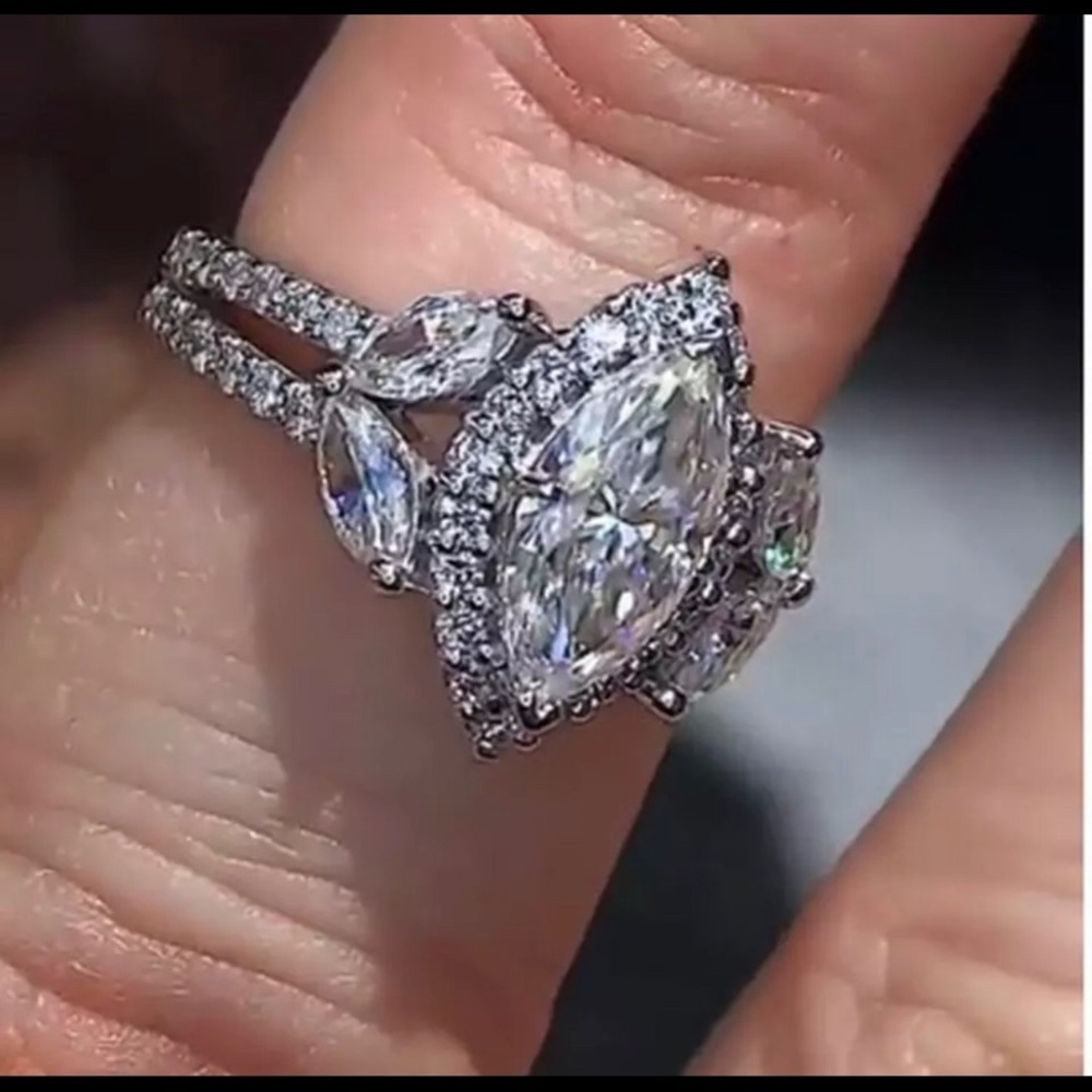 Silver Engagement statement ring - Picture 2 of 3
